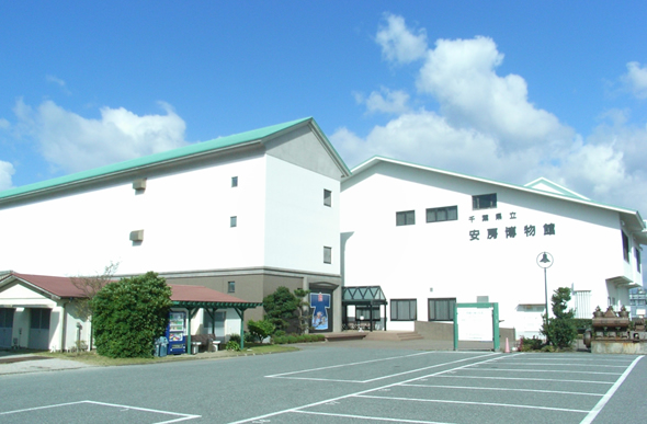 渚の駅たてやま ＜海辺の広場・渚の博物館（館山市立博物館分館）＞